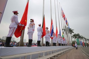 The flag-hoisting ceremony of the 31st Southeast Asian Games (SEA Games 31) is held at My Dinh National Sports Complex in Hanoi on May 11.
