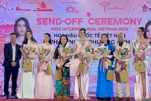 At the announcement ceremony of decision to select the first runner-up of Miss Vietnam 2020, Pham Ngoc Phuong Anh to represent Vietnam at the Miss International 2022