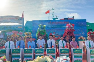 ​At the launching ceremony of Can Tho-Con Dao high speed boat service