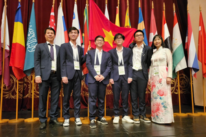 Vietnamese students participate in the IBO2022
