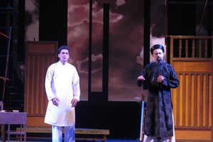 A scene in theCai Luong (Vietnamese reformed opera) play titiled "No Non Nuoc" 