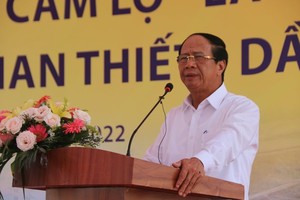 Deputy Prime Minister Le Van Thanh speaks at the event.