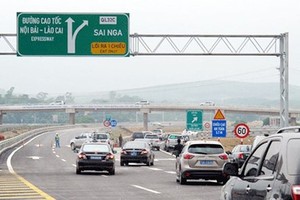 Noi Bai - Lao Cai Highway