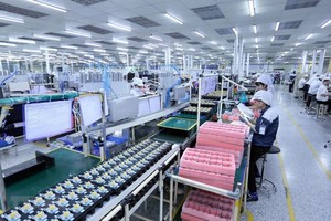An electronic circuit board production line of the Nexcon Vietnam Co. Ltd, invested by the Republic of Korea, in Bac Ninh province. (Photo: VNA)