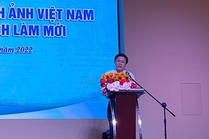Vice Chairman of the People's Committee of Ba Ria-Vung Tau Province Le Ngoc Khanh speaks at the conference.
