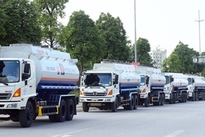Fuel tankers at a depot in the outskirts of Hanoi. (Photo: VNA)