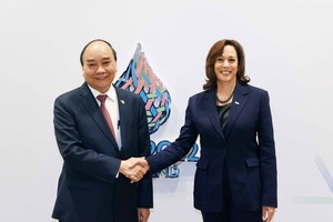 State President Nguyen Xuan Phuc meets US Vice President Kamala Haris in Bangkok on November 18 on the occasion of the Asia-Pacific Economic Cooperation (APEC) Economic Leaders’ Week.
