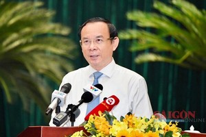 Secretary of the HCMC Party Committee Nguyen Van Nen speaks at the conference. (Photo: SGGP)