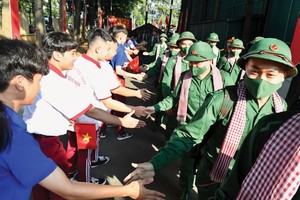 HCMC: Thousands of young men join army