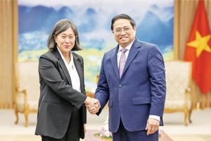 Prime Minister Pham Minh Chinh (right) and US Trade Representative Katherine Tai. (Photo: VNA)