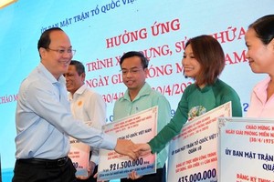 Vice Secretary of the HCMC Party Committee Nguyen Ho Hai highly appreciated the efforts and achievements of the Vietnam Fatherland Front at all levels, units and organizations. (Photo: SGGP)