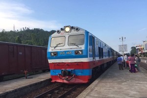 Vietnam Railways will add more 52 trains on the occasion of the 48th anniversary of the Liberation of the South and National Reunification (April 30) and International Labor Day. (Photo: KK)