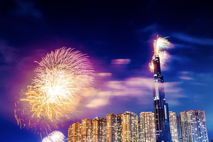 HCMC plans two firework displays to mark National Reunification Day