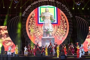 An art performance at the opening ceremony of Binh Dinh Tourism Festival 2023 (Photo: SGGP)