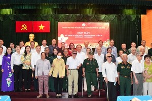 A ceremony was held in HCMC on July 22 to mark the 76th anniversary of War Invalids and Martyrs Day with the attendance of Secretary of the municipal Party Committee Nguyen Van Nen along with the city’s leaders and 81 war veterans, wounded soldiers, and families credited with revolutionary service. (Photo: SGGP)