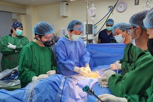 A surgical performance at Binh Dan Hospital