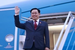 National Assembly Chairman Vuong Dinh Hue leaves Hanoi on September 21 morning for official visits to Bangladesh and Bulgaria. (Photo: VNA)