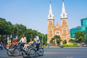 Ho Chi Minh City welcomed more than 30 million domestic and foreign visitors during January – October. (Photo: dangcongsan.vn)