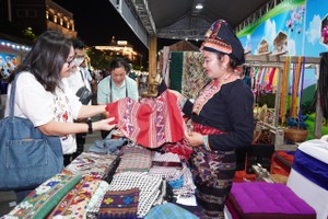 Dien Bien -Northwest Culture and Tourism Week promoting the tourism potential of Dien Bien Province and the Northwest region is part of the 3rd HCMC Tourism Week. (Photo: SGGP)