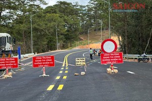 The Prenn Pass, the gateway to Da Lat City in Lam Dong Province temporarily opens to the public this morning to serve higher travel demand during New Year 2024. (Photo: SGGP)