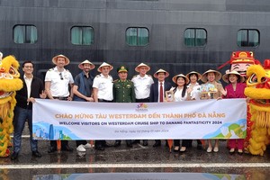 The central coastal city of Da Nang receives more than 2,000 visitors and 781 crew members sailing on the Westerdam cruise ship on January 2. (Photo:SGGP)