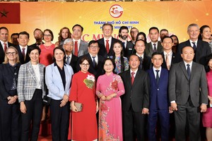 The Chinese Consulate General in HCMC hosts a banquet on February 1 to celebrate the 74th founding anniversary of the two countries’ diplomatic relations (January 18, 1950 - 2024) and the Lunar New Year. (Photo: SGGP)