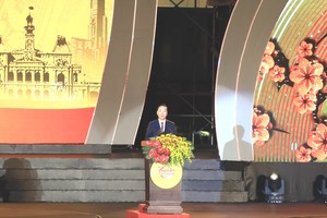 State President Vo Van Thuong delivers a speech at the meeting. (Photo: SGGP)