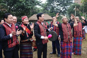 President Vo Van Thuong attends the opening of the “spring festival in all regions of the country” at the Vietnam National Village for Ethnic Culture and Tourism in Hanoi’s Son Tay town. (Photo: SGGP)
