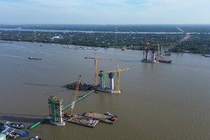 The Rach Mieu 2 Bridge project has not yet completed site clearance. (Photo: SGGP)