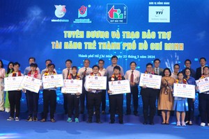 HCMC's ten young talents in 2023 are honored on March 23. (Photo: SGGP)