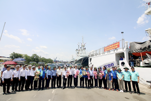 A delegation of HCMC's officials join the trip to Truong Sa island district and DK 1 platform in the south-central province of Khanh Hoa from April 26 to May 2. (Photo: SGGP)
