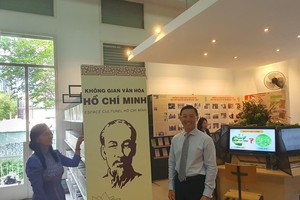 The HCMC Department of External Affairs inaugurates the Ho Chi Minh Cultural Space located at a library in the Institute of Cultural Exchange with France (IDECAF) on May 21. (Photo: SGGP)