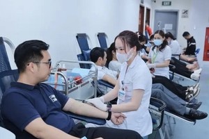 People donate their blood (Photo: VNA)