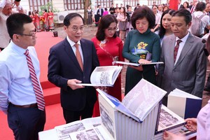 Delegates attend the opening ceremony of the exhibition. (Photo: SGGP)