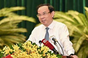 Secretary of the HCMC Party Committee Nguyen Van Nen delivers his speech at the 17th session of the 10th tenure of the HCMC People's Council. (Photo: SGGP)