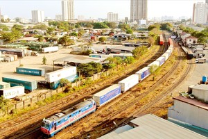 Construction project of the North - South high-speed railway sees positive signs for implementation. (Photo: SGGP)
