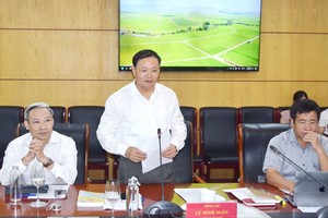 Deputy Minister of Natural Resources and Environment, Le Minh Ngan speaks at the event. (Photo: SGGP)