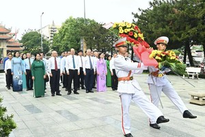 HCMC's leaders commemorate heroric martyr Nguyen Van Troi 