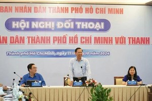 Chairman of the HCMC People's Committee Phan Van Mai speaks at the event. (Photo: SGGP)