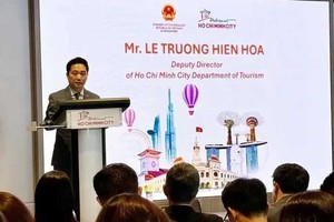 Le Truong Hien Hoa, Deputy Director of the HCMC Department of Tourism, speaks at the event. (Photo: VNA)