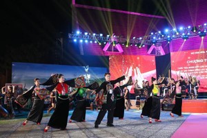 An art performance at the Great Solidarity of Ethnic Groups - Vietnamese Cultural Heritage Week 2023 (Photo: SGGP)