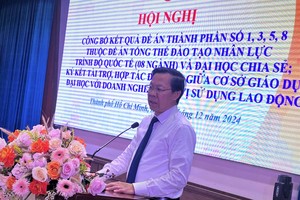 Chairman of the Ho Chi Minh City People’s Committee Phan Van Mai speaks at the event. (Photo: SGGP)