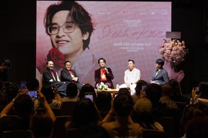 Ha Anh Tuan announces his project at a press conference in HCMC. (Photo: SGGP)