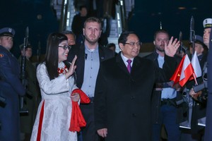 Prime Minister Pham Minh Chinh left Warsaw on January 18 noon, concludes Poland trip. (Photo: VGP)
