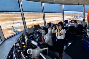 Tan Son Nhat Air Traffic Control Center handles record of 1,002 aircrafts a day on the peak day of January 24.