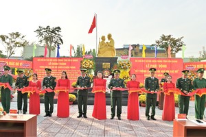 The Border Guard Command of the Mekong Delta province of Kien Giang organizes an inauguration ceremony for the President Ho Chi Minh statue on February 11. (Photo: SGGP)