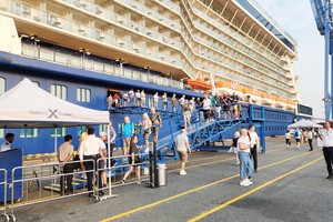The luxury cruise ship Celebrity Solstice, bringing 3,000 visitors, arrives in Ho Chi Minh City on the evening of February 12. (Photo: SGGP)
