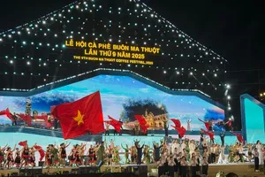 An art performance at the opening ceremony (Photo: SGGP)