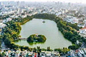 A bird view of Hoan Kiem Lake in Hanoi (Photo: SGGP)
