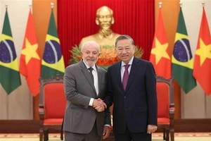 Party General Secretary To Lam (R) and Brazilian President Luiz Inácio Lula da Silva (Photo: VNA)